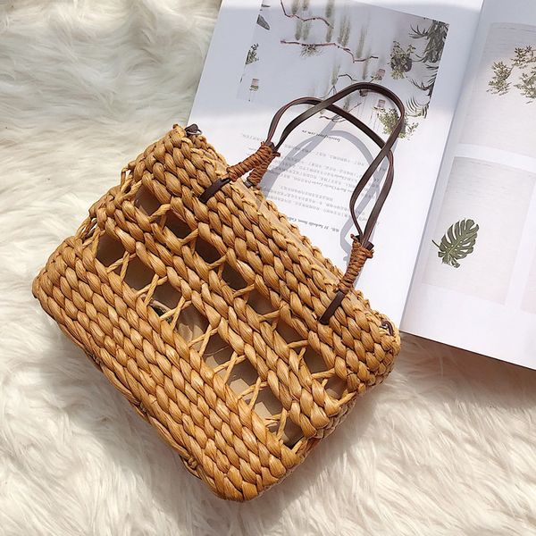 superior2020 woman handbag all-match oblique tide satchel straw plaited article weave basket package degree
superior2020 woman handbag all-match oblique tide satchel straw plaited article weave basket package degree