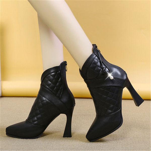 new fall 2021 plutonium leather high heel women pointed to short toe boots black white woman shoes f71w
new fall 2021 plutonium leather high heel women pointed to short toe boots black white woman shoes f71w