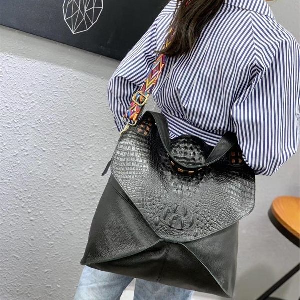 ladies shoulder casual soft leather female large capacity cowhide contrast color crossbody bag c0121
ladies shoulder casual soft leather female large capacity cowhide contrast color crossbody bag c0121