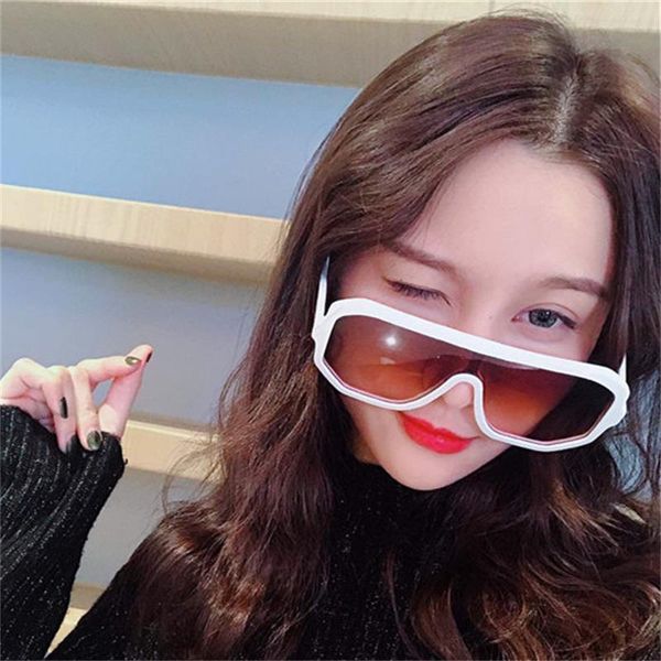 luxury 0368 women brand selling designer sunglasses monolithic square glasses for womens anti-uv400 lens avant-garde eyewear, White;black
luxury 0368 women brand selling designer sunglasses monolithic square glasses for womens anti-uv400 lens avant-garde eyewear, White;black