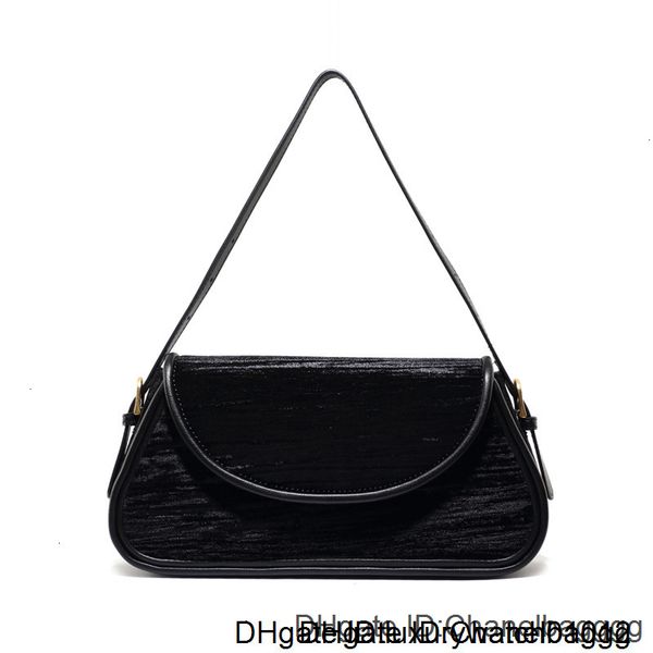 brand new velvet ladies shoulder fashion designer black crossbody youth casual genuine leather women handbag travel bag 1105
brand new velvet ladies shoulder fashion designer black crossbody youth casual genuine leather women handbag travel bag 1105