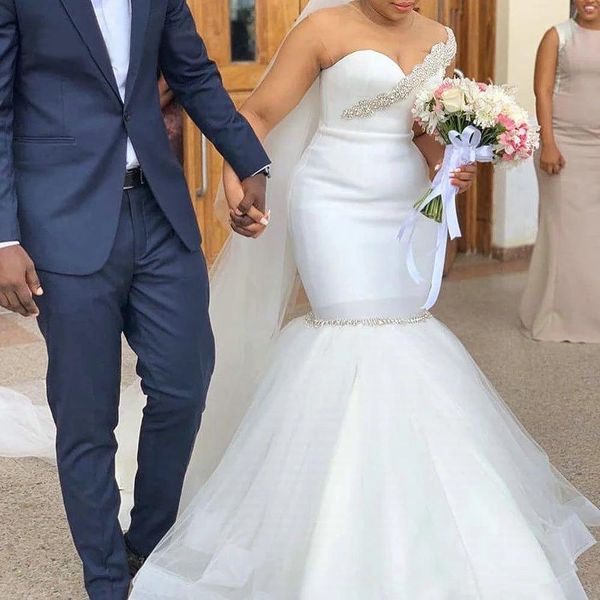 simple fake one shoulder mermaid wedding dresses new 2021 african sheer neckline crystals beading long trumpet bridal gowns reception dress, White
simple fake one shoulder mermaid wedding dresses new 2021 african sheer neckline crystals beading long trumpet bridal gowns reception dress, White