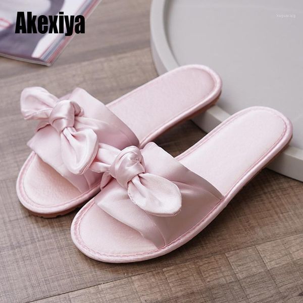 slippers home women's satin simulation silk word drag indoor non-slip shoes bow-knot u3741, Black
slippers home women's satin simulation silk word drag indoor non-slip shoes bow-knot u3741, Black