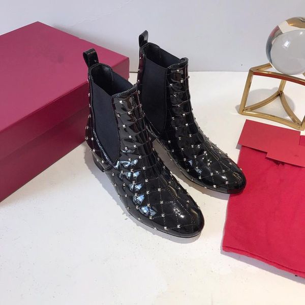 2020 new fashion luxury dgner women boots red bottoms women boot girls dgner luxury shoes with studded spikes party boots shoes hx, Black
2020 new fashion luxury dgner women boots red bottoms women boot girls dgner luxury shoes with studded spikes party boots shoes hx, Black