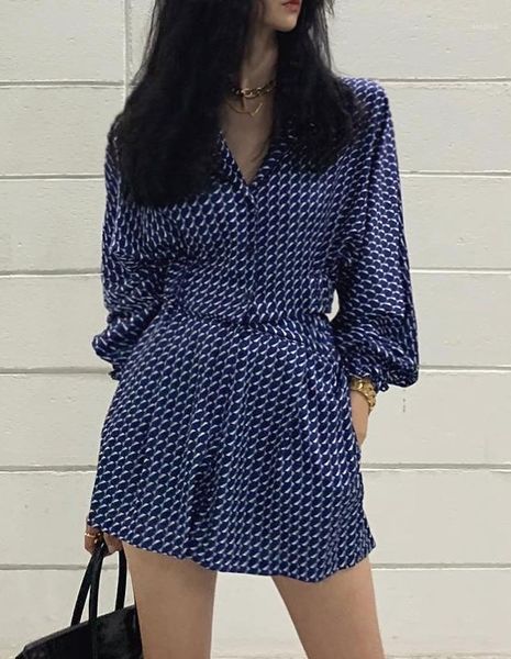 ins korean style summer set for lady high waist adjustable plaid shorts v-neck simple elegant fashion comfort light, White;black
ins korean style summer set for lady high waist adjustable plaid shorts v-neck simple elegant fashion comfort light, White;black