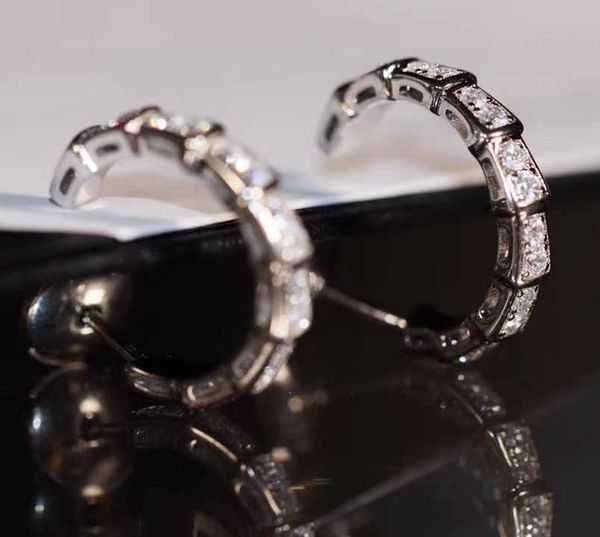 v gold material new arrival luxurious quality half round shape with diamond and no diamond or shell for women wedding jewelry gift free, Silver
v gold material new arrival luxurious quality half round shape with diamond and no diamond or shell for women wedding jewelry gift free, Silver