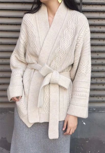2021 new vintage female cashmere sweater winter cable with loose mesh cardigan plus size thick wool argyle jumpers 4l01, White;black
2021 new vintage female cashmere sweater winter cable with loose mesh cardigan plus size thick wool argyle jumpers 4l01, White;black