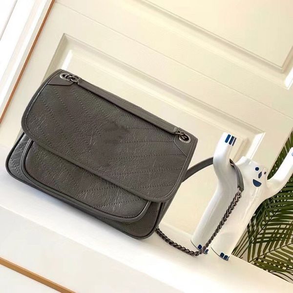 new tote fashion women shoulder bags chain messenger bag leather handbags shell purse ladies cosmetic crossbodies various styles
new tote fashion women shoulder bags chain messenger bag leather handbags shell purse ladies cosmetic crossbodies various styles