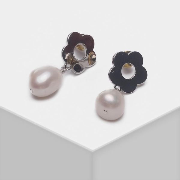amorita boutique fashionable and lovely flowers with natural pearl drop earrings, Silver
amorita boutique fashionable and lovely flowers with natural pearl drop earrings, Silver