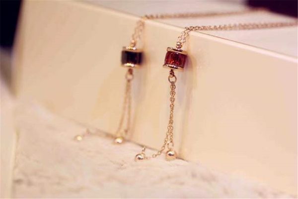fashion and elegant women's crystal fringe necklace size 40+6cm necklace can be wholesale party must-have jewelry, Silver
fashion and elegant women's crystal fringe necklace size 40+6cm necklace can be wholesale party must-have jewelry, Silver