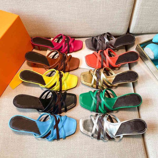 luxury women designer sandal leather low heels sandals summer ladies classic shoes with box size 35-40, Black
luxury women designer sandal leather low heels sandals summer ladies classic shoes with box size 35-40, Black