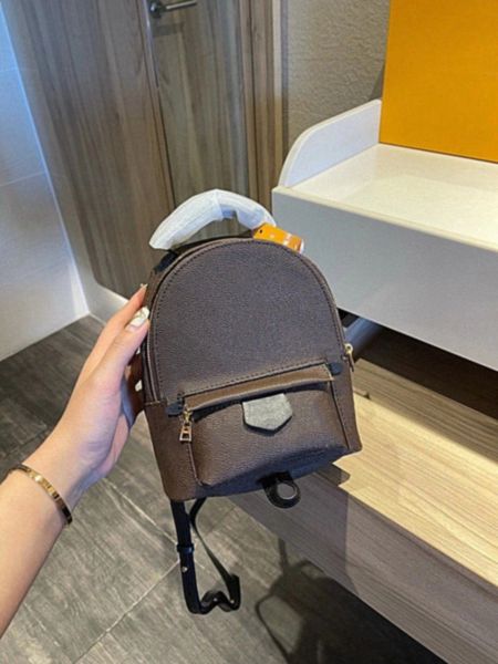 designer shoulder bag highquality gold mini zipper backpack fashion brand allleather oneshoulder bag stiletto bags
designer shoulder bag highquality gold mini zipper backpack fashion brand allleather oneshoulder bag stiletto bags