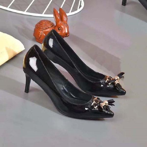 letter bow knot high heel shoes women runway pointed toe low heel shoes woman gladiaor sandals lady brand flat shoes2, Black
letter bow knot high heel shoes women runway pointed toe low heel shoes woman gladiaor sandals lady brand flat shoes2, Black
