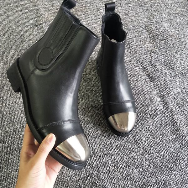 2020 new leather classic style thick, high-heeled, simple women's short boots, real leather, skinny, bare boots, round-toed boots, Black
2020 new leather classic style thick, high-heeled, simple women's short boots, real leather, skinny, bare boots, round-toed boots, Black