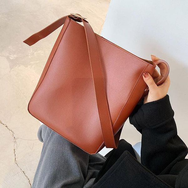 women's stylish retro large-capacity retro pu leather shoulder bag sloping messenger bag college students class bucket
women's stylish retro large-capacity retro pu leather shoulder bag sloping messenger bag college students class bucket