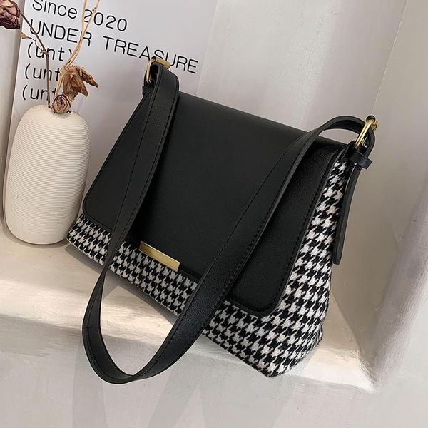 original design large-capacity handbags new fashion all-match western messenger bag retro houndstooth woolen shoulder square bag
original design large-capacity handbags new fashion all-match western messenger bag retro houndstooth woolen shoulder square bag