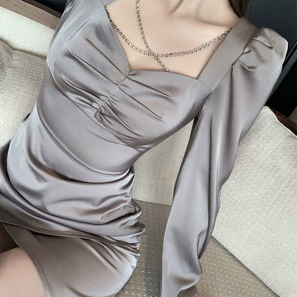 2021 new women square collar long sleeve fashion mini club beading korean solid female clothes autumn elegant dress 9v91, Black;gray
2021 new women square collar long sleeve fashion mini club beading korean solid female clothes autumn elegant dress 9v91, Black;gray