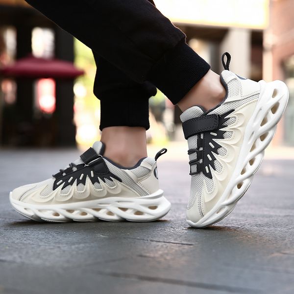 spring/autumn new children shoes for girl fashion brand casual breathable outdoor kids sneakers light boys running shoes 2012015963818, Black;red
spring/autumn new children shoes for girl fashion brand casual breathable outdoor kids sneakers light boys running shoes 2012015963818, Black;red