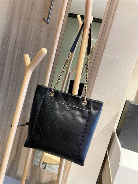 women luxurys designers bags 2021 designers handbag luxurys crossbody handbags ladies chain shoulder bag patent leather bag
women luxurys designers bags 2021 designers handbag luxurys crossbody handbags ladies chain shoulder bag patent leather bag