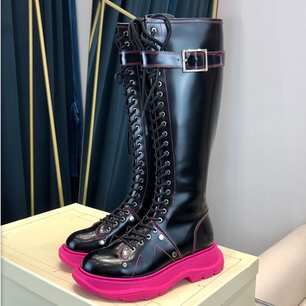 2020 global catwalk flagship series thick-soled martin boots high-quality luxury texture fashion all-match women's boots, Black
2020 global catwalk flagship series thick-soled martin boots high-quality luxury texture fashion all-match women's boots, Black