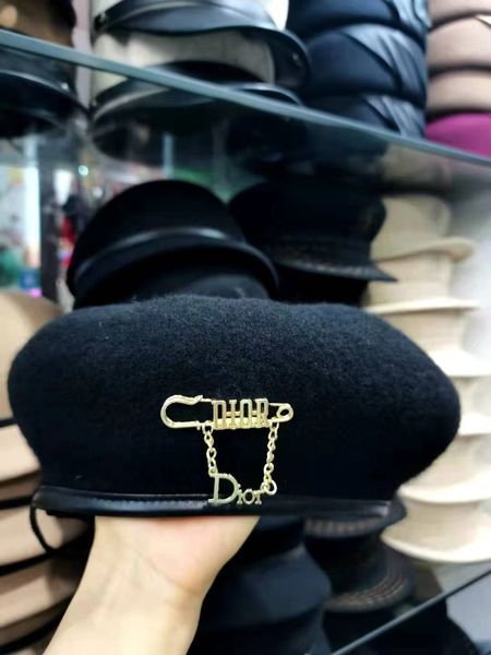 luxury hat d family's new letter chain painter's elegant high end woolen hat, Black;white
luxury hat d family's new letter chain painter's elegant high end woolen hat, Black;white