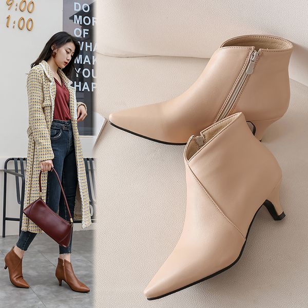 2020 new toe pointing boots high-fashion stilettos zipper high-heeled women's shoes size31 32 33, Black
2020 new toe pointing boots high-fashion stilettos zipper high-heeled women's shoes size31 32 33, Black