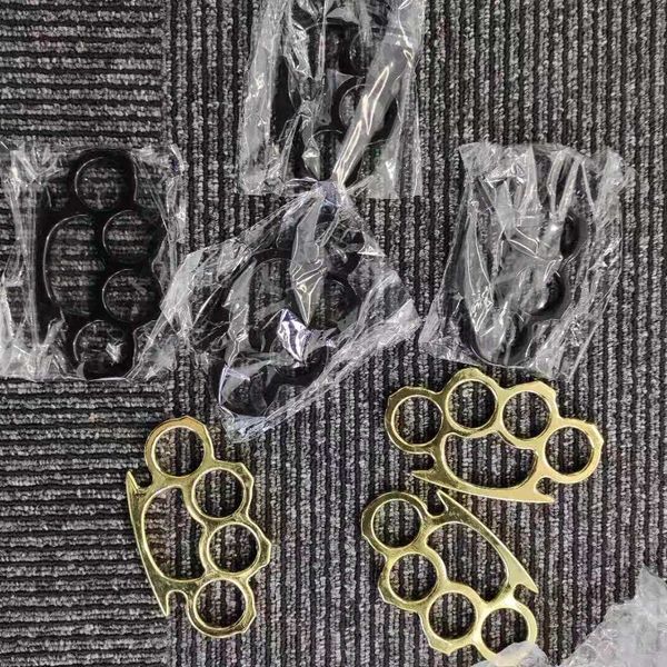 fighting glass fiber finger tiger hand clasp boxing clasp black aluminum alloy four finger boxing sleeve aluminum tiger ring defensive we003
fighting glass fiber finger tiger hand clasp boxing clasp black aluminum alloy four finger boxing sleeve aluminum tiger ring defensive we003