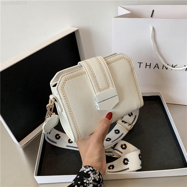 for women simple atmosphere 2020 new fashion foreign style shoulder messenger joker square bag, Red;black
for women simple atmosphere 2020 new fashion foreign style shoulder messenger joker square bag, Red;black