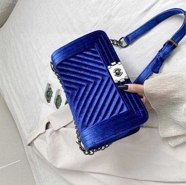 factory wholesale women handbag winter embroidery chain bag elegant atmosphere leather messenger bags joker simple leathers shoulder handbag, Black;red
factory wholesale women handbag winter embroidery chain bag elegant atmosphere leather messenger bags joker simple leathers shoulder handbag, Black;red