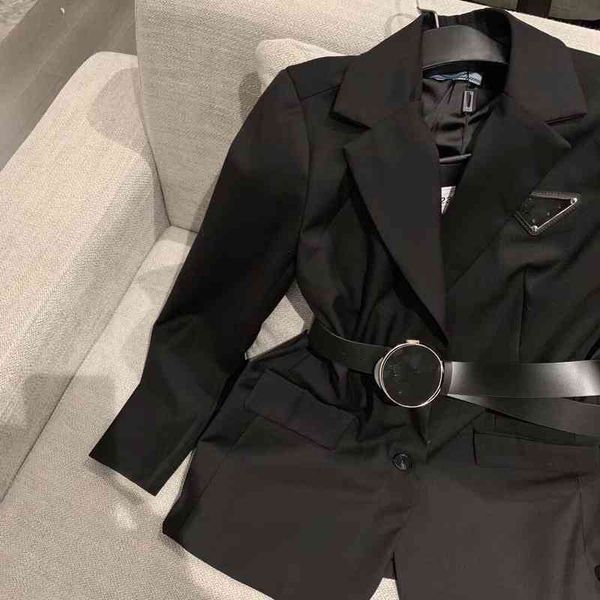 2022 factory wholesale new model with belt 21ss standard nylon lapel metal ring leather buckle suit jacket women, White;black
2022 factory wholesale new model with belt 21ss standard nylon lapel metal ring leather buckle suit jacket women, White;black