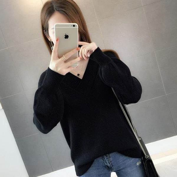 women's sweaters thickened knit sweater solid color female autumn/winter loose temperament v-necked top, White;black
women's sweaters thickened knit sweater solid color female autumn/winter loose temperament v-necked top, White;black