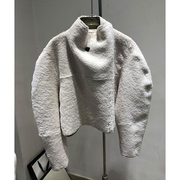 woman faux fur quilted patchwork padded overjacket v neck front buttons drop shoulder oversized coat, Black;brown
woman faux fur quilted patchwork padded overjacket v neck front buttons drop shoulder oversized coat, Black;brown