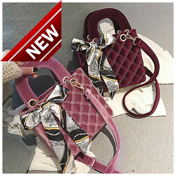 women's bag 2022 autumn and winter new diana fashion velvet handbag rhombic lattice embroidered thread one shoulder messenger
women's bag 2022 autumn and winter new diana fashion velvet handbag rhombic lattice embroidered thread one shoulder messenger