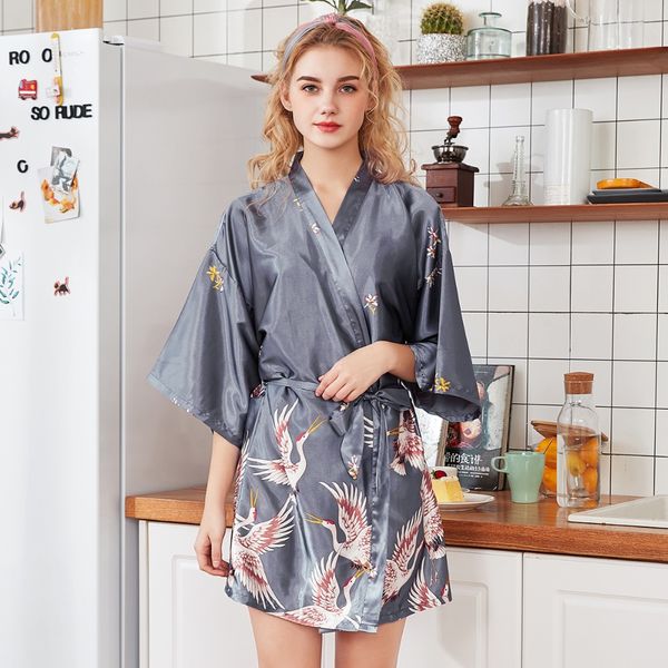 solid red lady short satin robe bride wedding dressing gown women nightgown bridesmaid mini kimono bathrobe sleepwear sg048, Black;red
solid red lady short satin robe bride wedding dressing gown women nightgown bridesmaid mini kimono bathrobe sleepwear sg048, Black;red