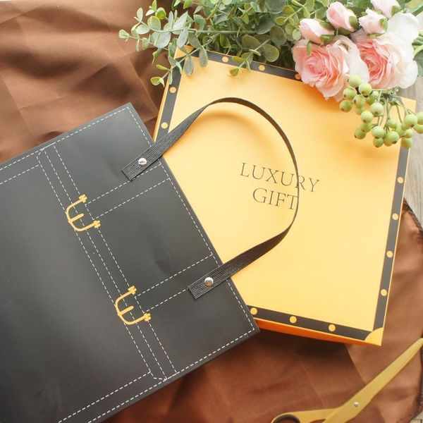 big 24*24*5cm 5pcs fashion yellow lux gift paper box macaron chocolate cookie wedding christmas birthday party gifts packaging1
big 24*24*5cm 5pcs fashion yellow lux gift paper box macaron chocolate cookie wedding christmas birthday party gifts packaging1
