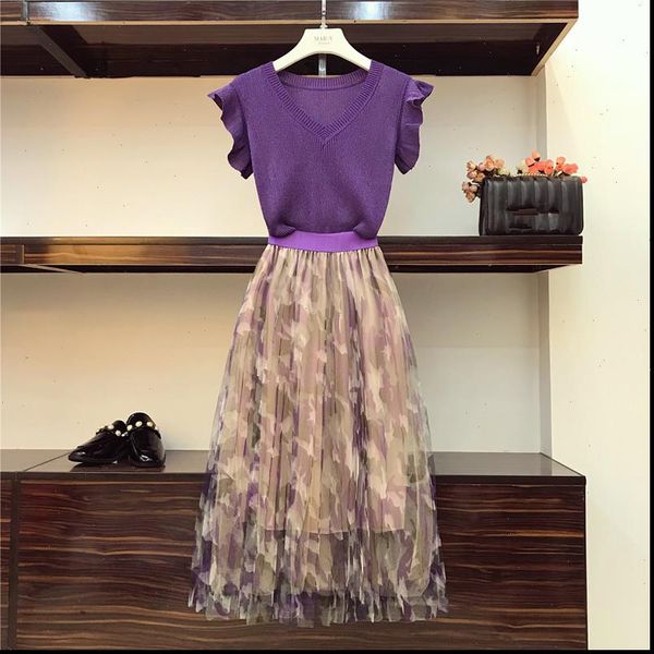elegant sleeveless ruffled thin sweater camouflage print mesh skirts two piece set women v neck knitted skirt sets, Gray
elegant sleeveless ruffled thin sweater camouflage print mesh skirts two piece set women v neck knitted skirt sets, Gray