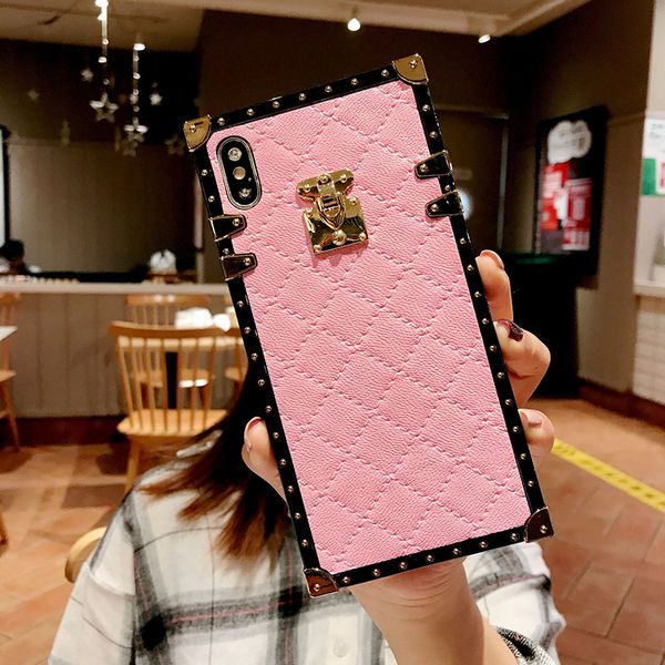 luxury square phone case fashion lattice lambskin leather cover for iphone 12 11 pro max x xs xr 8 plus protective shell
luxury square phone case fashion lattice lambskin leather cover for iphone 12 11 pro max x xs xr 8 plus protective shell