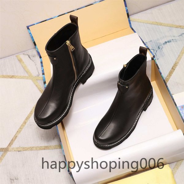2020autumn and winter mid tube short boots leather thick soled fashion martin boots fashion versatile black single boots size35-40
2020autumn and winter mid tube short boots leather thick soled fashion martin boots fashion versatile black single boots size35-40