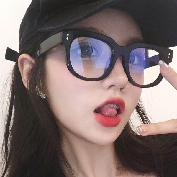 gm blue and anti radiation eye protection flat light korean version of tide net red color can be matched with myopia glasses
gm blue and anti radiation eye protection flat light korean version of tide net red color can be matched with myopia glasses