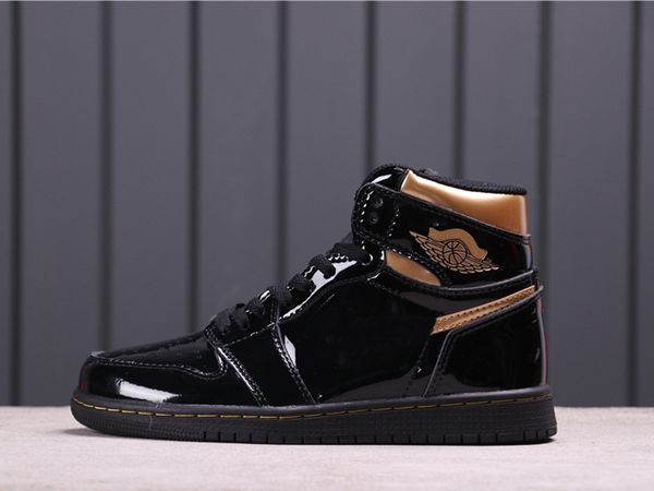 good quality jumpman 1 men women basketball shoes black metallic gold chaussures mens trainers 1s designer sports sneakers zapato us5.5-11, White;red
good quality jumpman 1 men women basketball shoes black metallic gold chaussures mens trainers 1s designer sports sneakers zapato us5.5-11, White;red