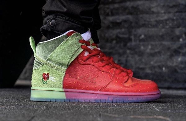 2021 authentic sb dunk high strawberry cough suede men skate shoes casual shoes sports sneakers with original box cw7093-600, Black
2021 authentic sb dunk high strawberry cough suede men skate shoes casual shoes sports sneakers with original box cw7093-600, Black