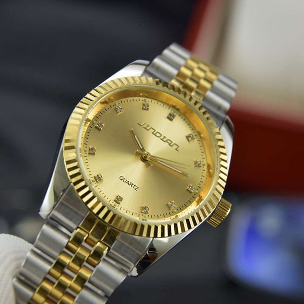 lovers stainless steel classic watch fashion set high waterproof luminous display quartz lettering for men and women, Slivery;brown
lovers stainless steel classic watch fashion set high waterproof luminous display quartz lettering for men and women, Slivery;brown