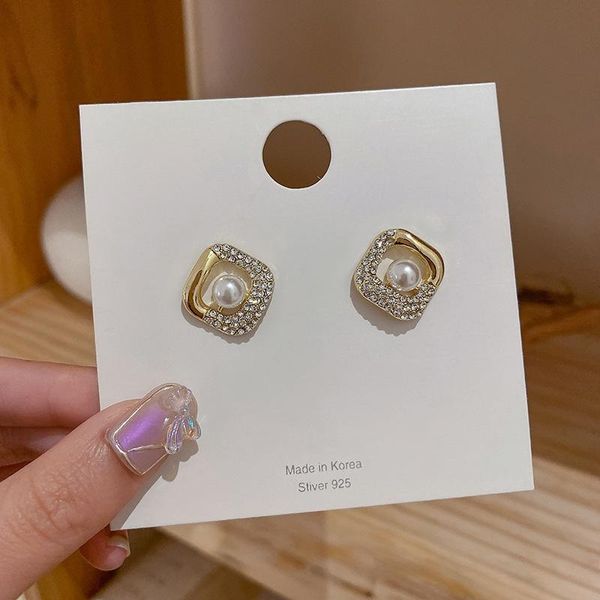 stud korean trendy geometric shining rhinestone inlaid square earrings for women contracted small earring fashion jewelry, Golden;silver
stud korean trendy geometric shining rhinestone inlaid square earrings for women contracted small earring fashion jewelry, Golden;silver