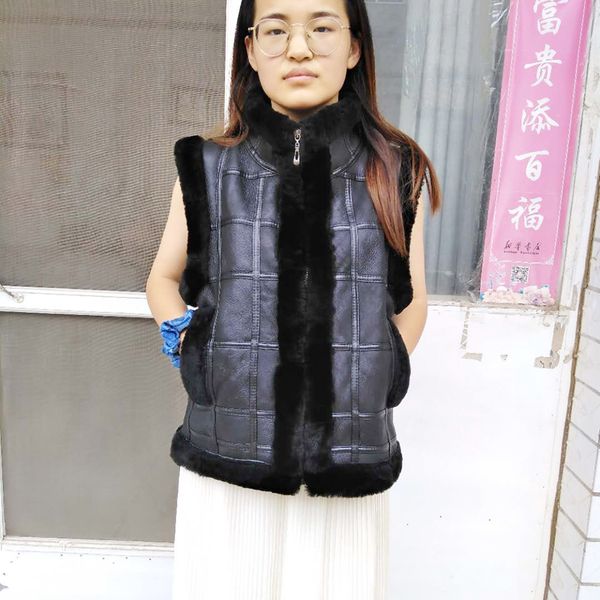 cut women sheep skin leather, Black;white 
cut women sheep skin leather, Black;white