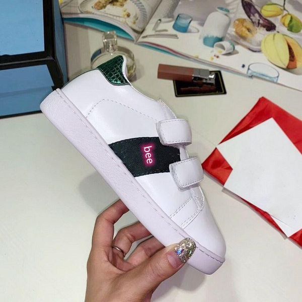 a1 rs arrival brand fashion children boy girl casual shoes sneakers kid shoes genuine leather bee embroidered, Black;red
a1 rs arrival brand fashion children boy girl casual shoes sneakers kid shoes genuine leather bee embroidered, Black;red