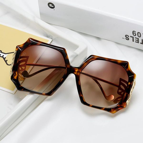 sunglasses women butterfly uv400 brand designer gradient sun glasses female for driving, White;black
sunglasses women butterfly uv400 brand designer gradient sun glasses female for driving, White;black