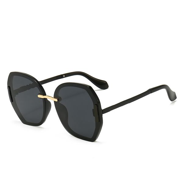 2021 new fashion designer sunglasses brand polarized lens sun glasses eyewear for women eyeglasses metal frame 568, White;black
2021 new fashion designer sunglasses brand polarized lens sun glasses eyewear for women eyeglasses metal frame 568, White;black