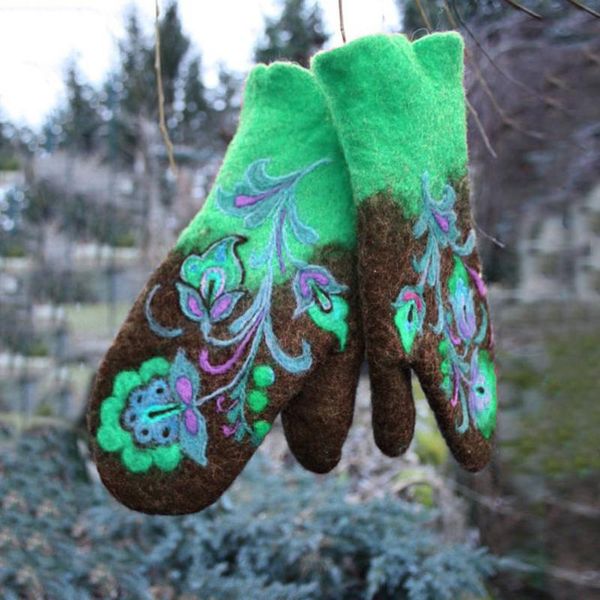 five fingers gloves women' winter colorful embroidered christmas mittens warm fashion print female, Blue;gray
five fingers gloves women' winter colorful embroidered christmas mittens warm fashion print female, Blue;gray
