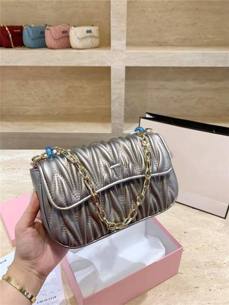 classic flap bag women's plaid chain bag ladies luxury handbag fashion designers brand purse shoulder messenger bags, Black;red
classic flap bag women's plaid chain bag ladies luxury handbag fashion designers brand purse shoulder messenger bags, Black;red