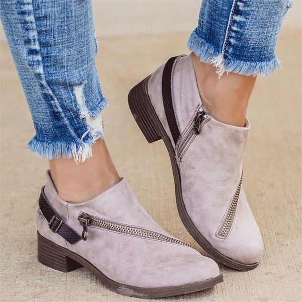 woman vintage low heels women retro pu leather ankle boots 2020 women's zip ladies shoes female short boots plus size 43, Black;white
woman vintage low heels women retro pu leather ankle boots 2020 women's zip ladies shoes female short boots plus size 43, Black;white